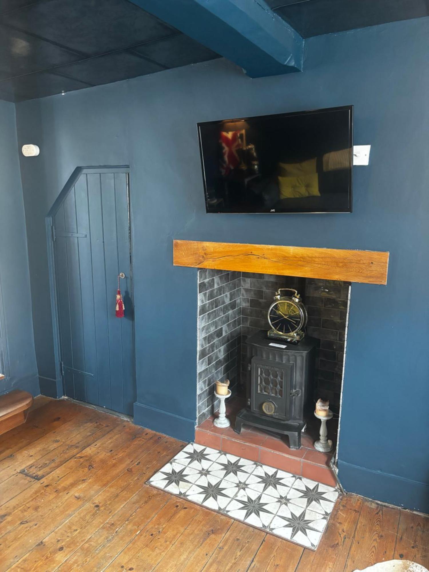 Bury St. Edmunds Sweet & Cosy 10 Bridewell Cottage With Parking Available Upon Request מראה חיצוני תמונה