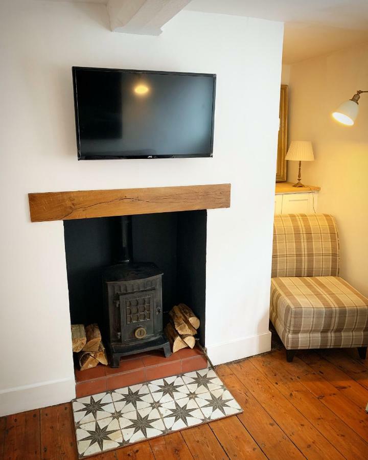 Bury St. Edmunds Sweet & Cosy 10 Bridewell Cottage With Parking Available Upon Request מראה חיצוני תמונה