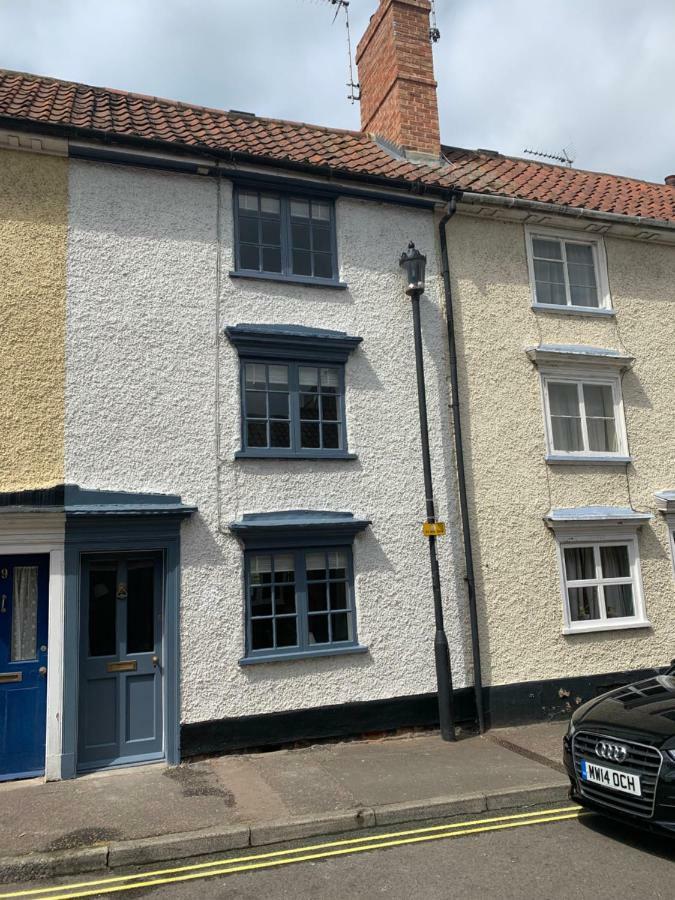 Bury St. Edmunds Sweet & Cosy 10 Bridewell Cottage With Parking Available Upon Request מראה חיצוני תמונה
