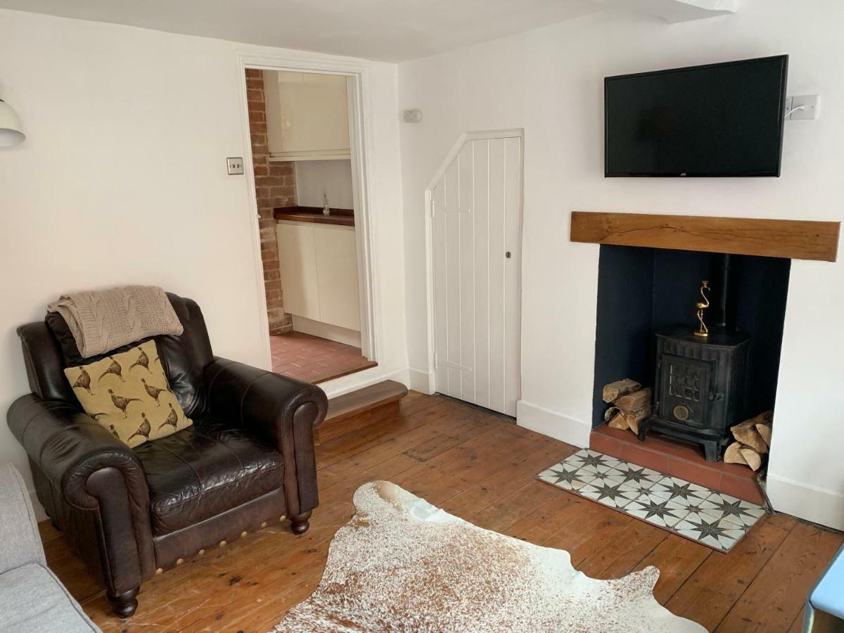 Bury St. Edmunds Sweet & Cosy 10 Bridewell Cottage With Parking Available Upon Request מראה חיצוני תמונה